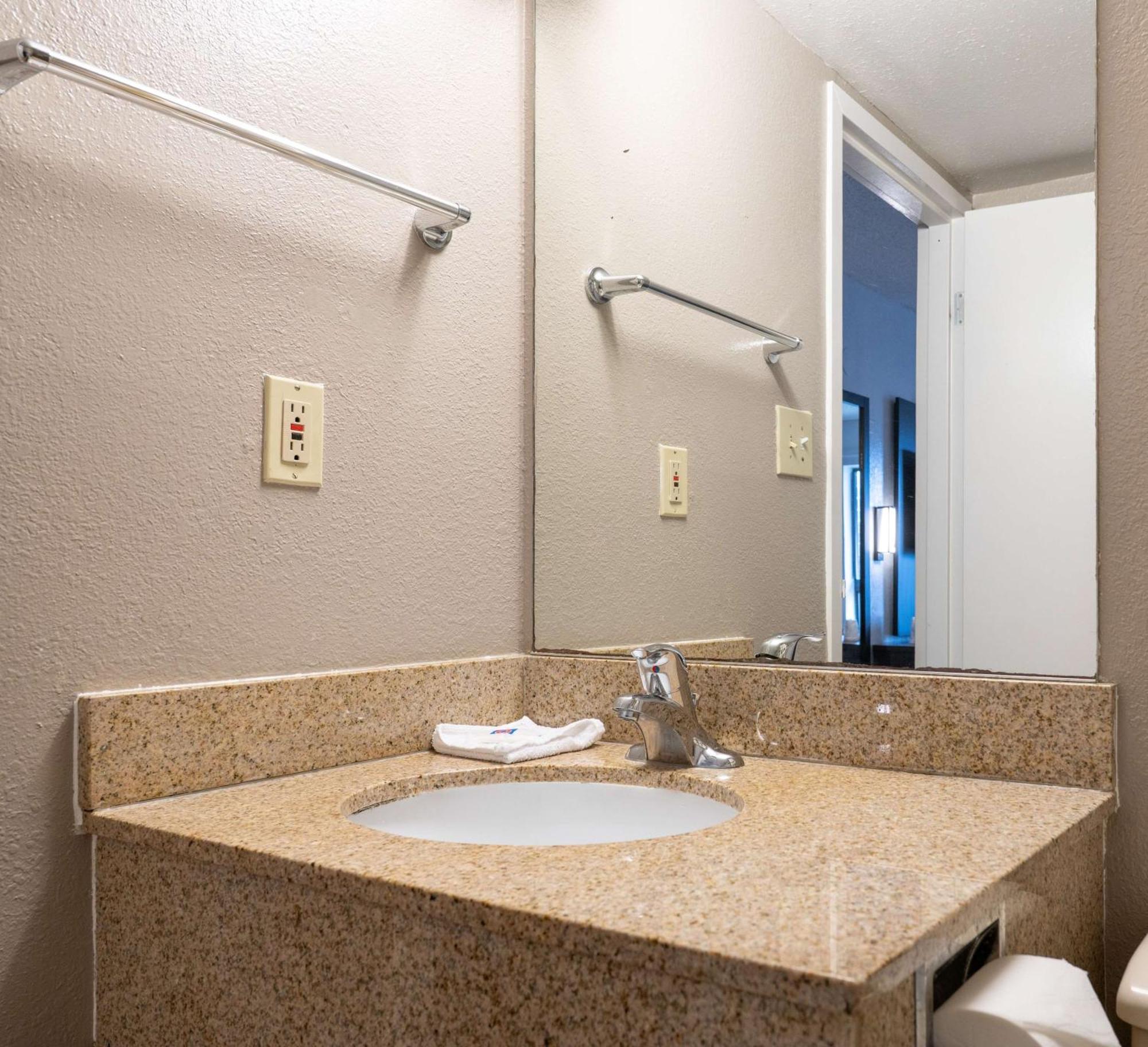 Motel 6-Branford, Ct - New Haven Екстериор снимка